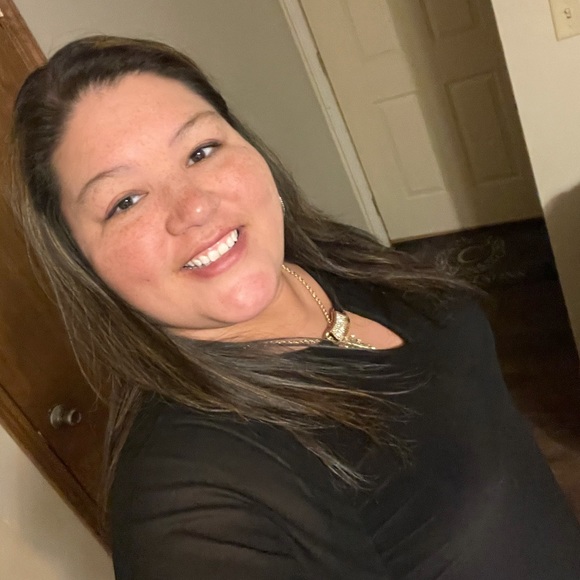 Meet your Posher, Amanda - Picture 1 of 1